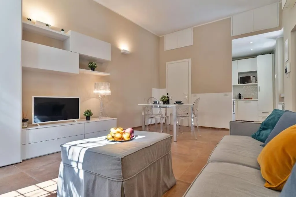 Garage-Netflix-Wifi Garden Suite روما 0*,